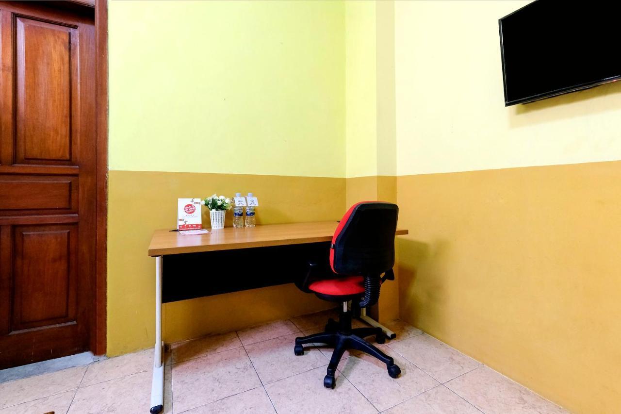 Oyo 338 Guest House Omah Manahan Syariah Solo Eksteriør billede