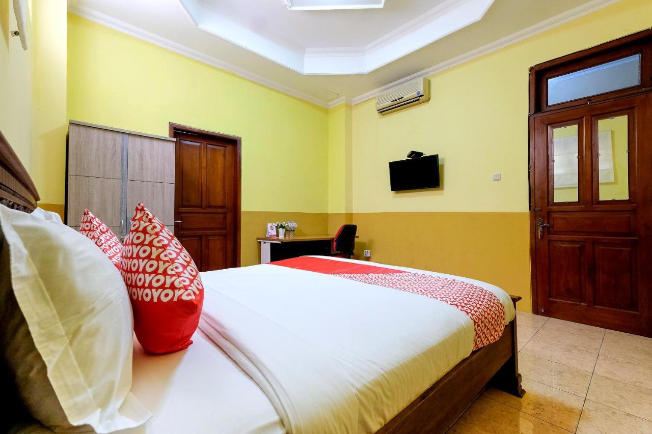 Oyo 338 Guest House Omah Manahan Syariah Solo Eksteriør billede