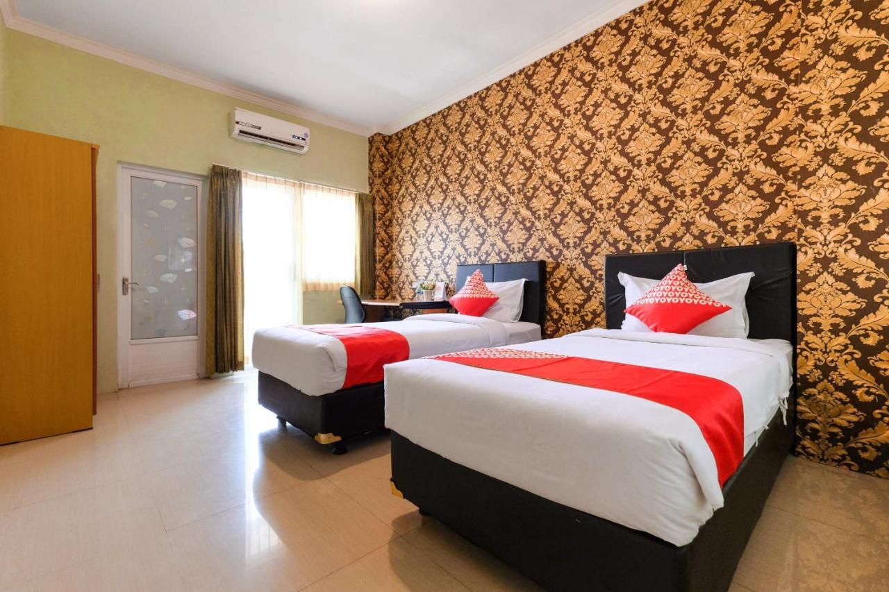 Oyo 338 Guest House Omah Manahan Syariah Solo Eksteriør billede