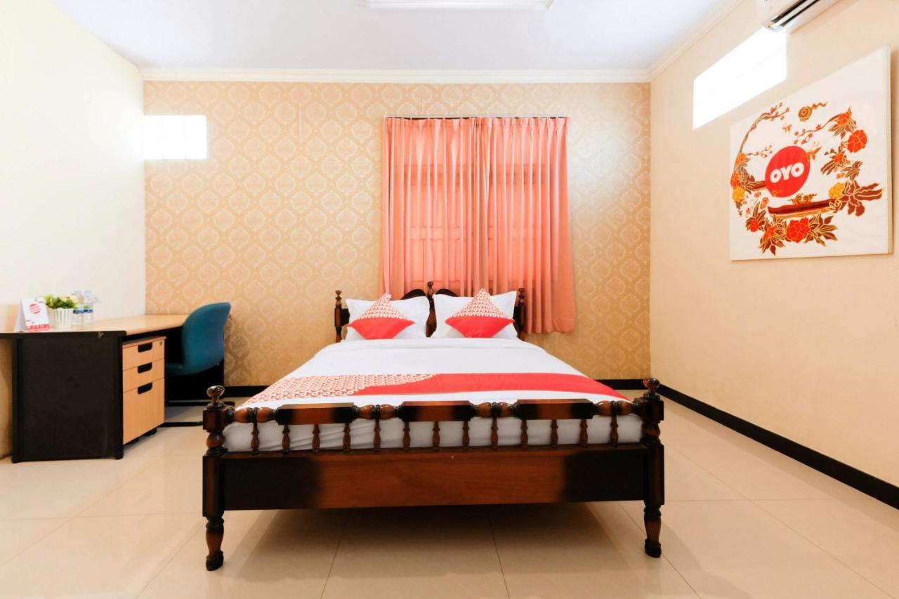 Oyo 338 Guest House Omah Manahan Syariah Solo Eksteriør billede