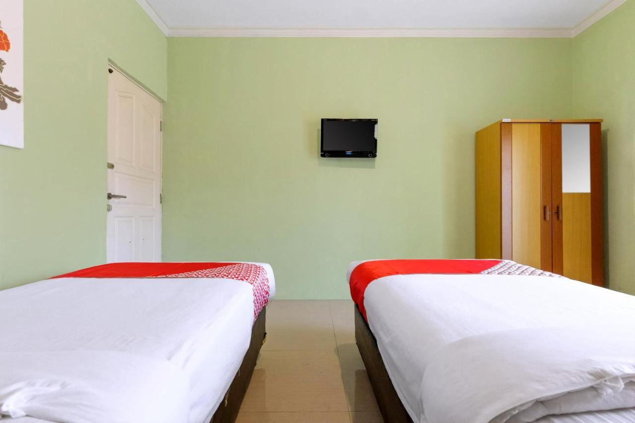 Oyo 338 Guest House Omah Manahan Syariah Solo Eksteriør billede